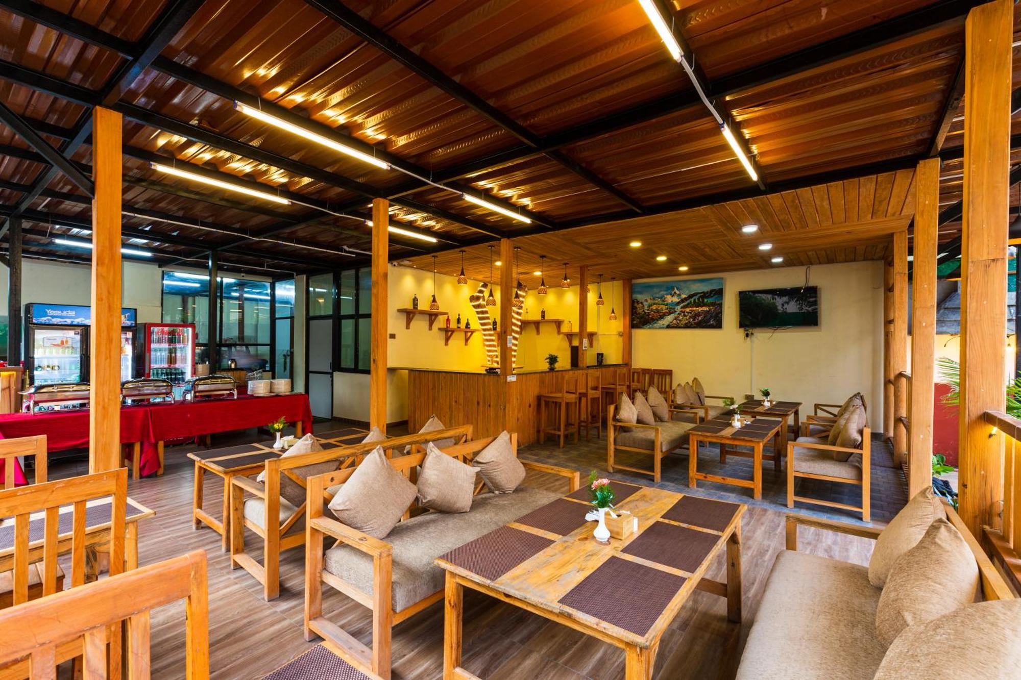 Hotel Harmony & Little Bites Bistro Jawlakhel Esterno foto